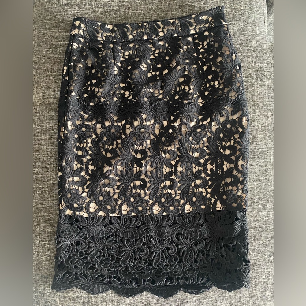 Mendocino lace pencil skirt- size small